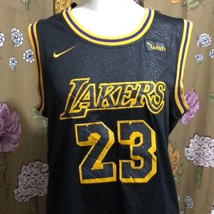 Vintage Lakers 23 James black tank top NBA. Nike jersey